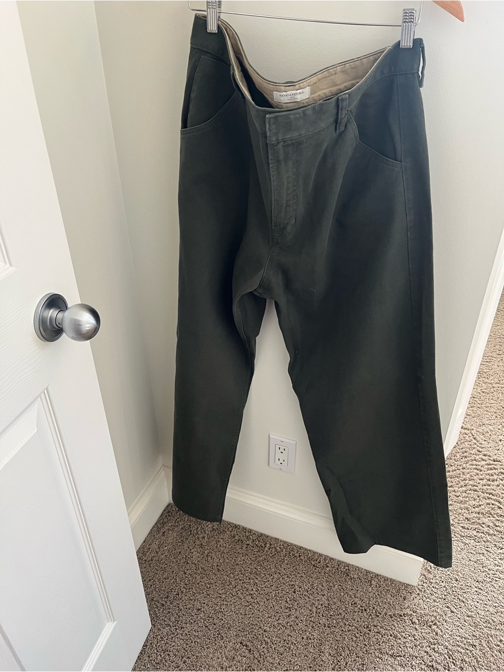 Banana Republic 34x 31 loose cotton chinos